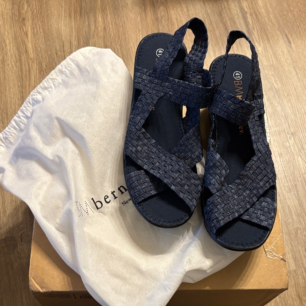 bernie mev. Navy Woven Crisscross Slingback Sandals
